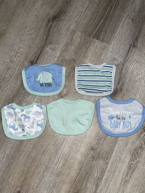 Bibs bundle of 5 for baby boys